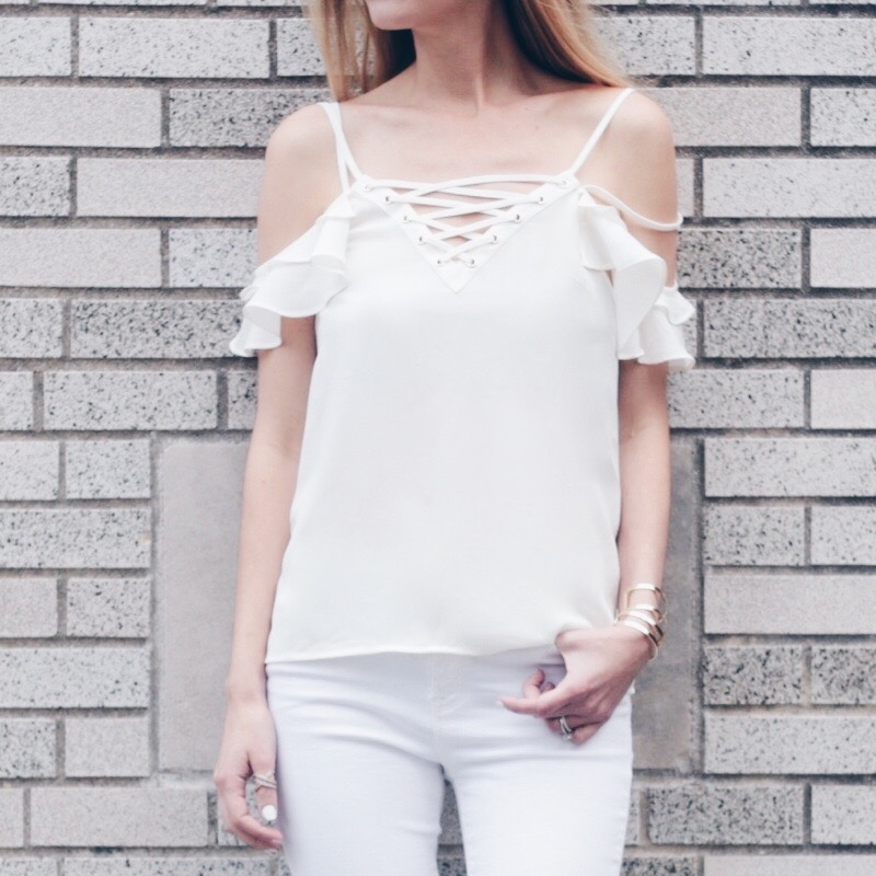 Connecticut life and style blogger, Pinteresting Plans shares Spring outfit ideas with fun statement sleeves. From bell sleeves to ruffled sleeves.