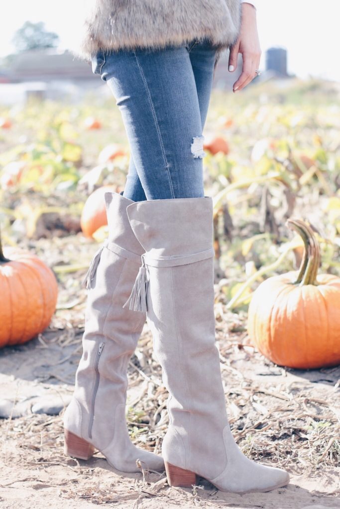 SAVE THIS POST!! Fall Bucket List for Friends - What to wear and do this Fall