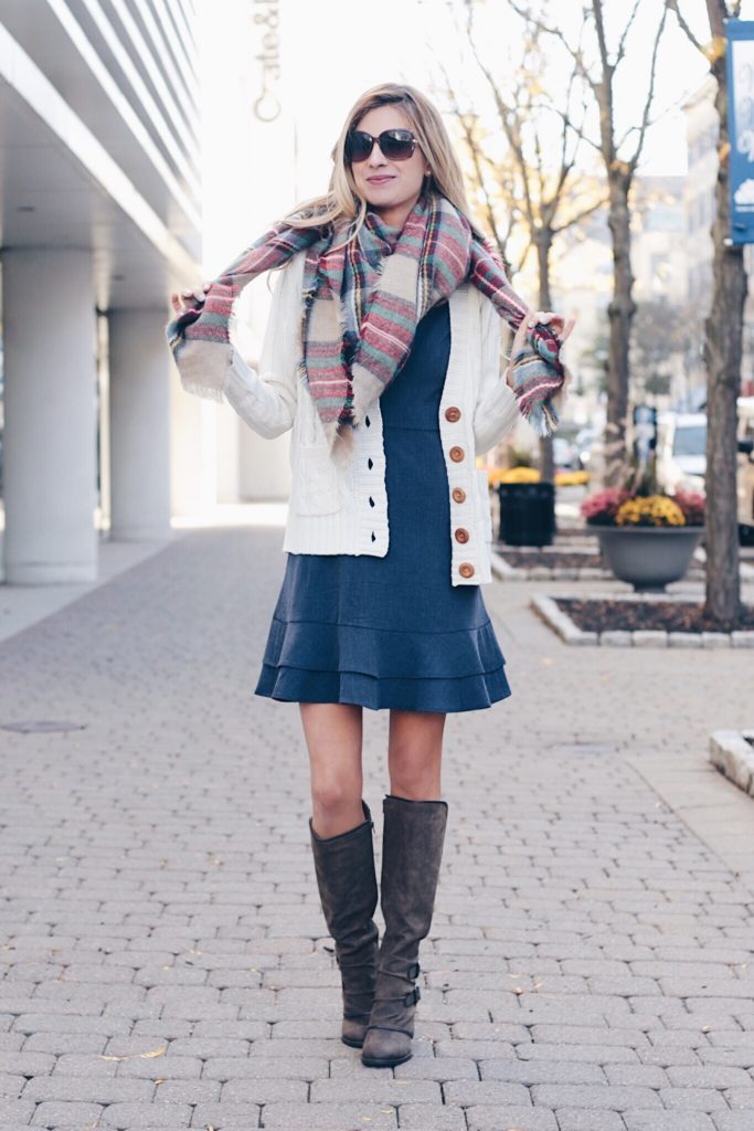 How to tie a blanket scarf for Fall and the cutest Fall dress on pinterestingplans