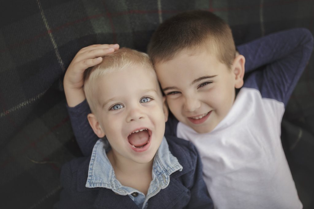 family photo shoot fashion - pinterestingplans sons in Fall photo shoot