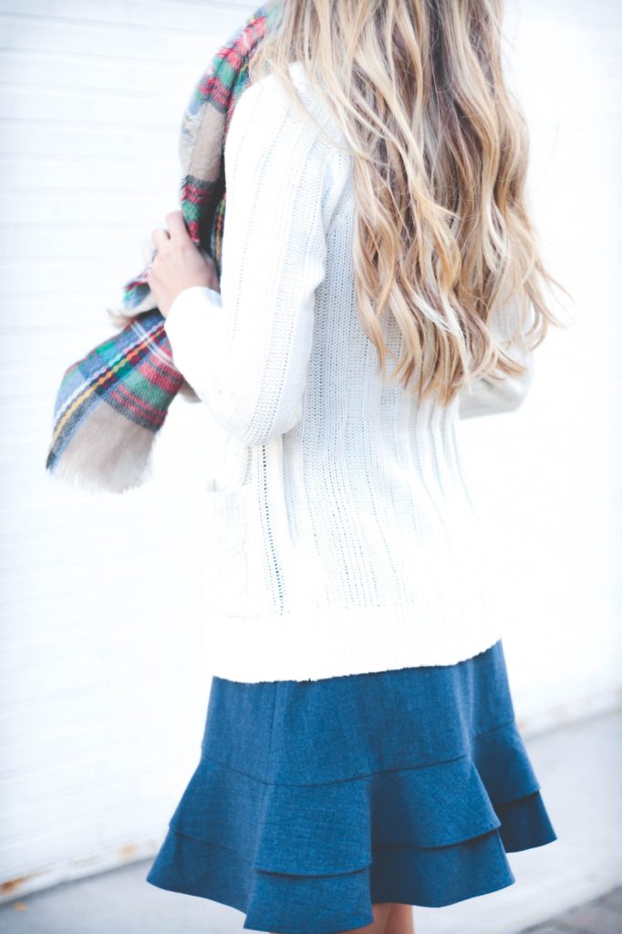 PIN THIS! ivory cable knit Fall cardigan and how to tie a blanket scarf