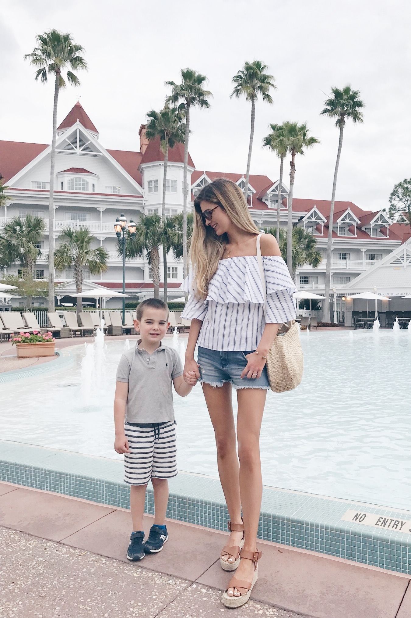tips to save on a Disney world vacation - enjoy what the hotels have to offer on pinteresting plans connecticut lifestyle blog
