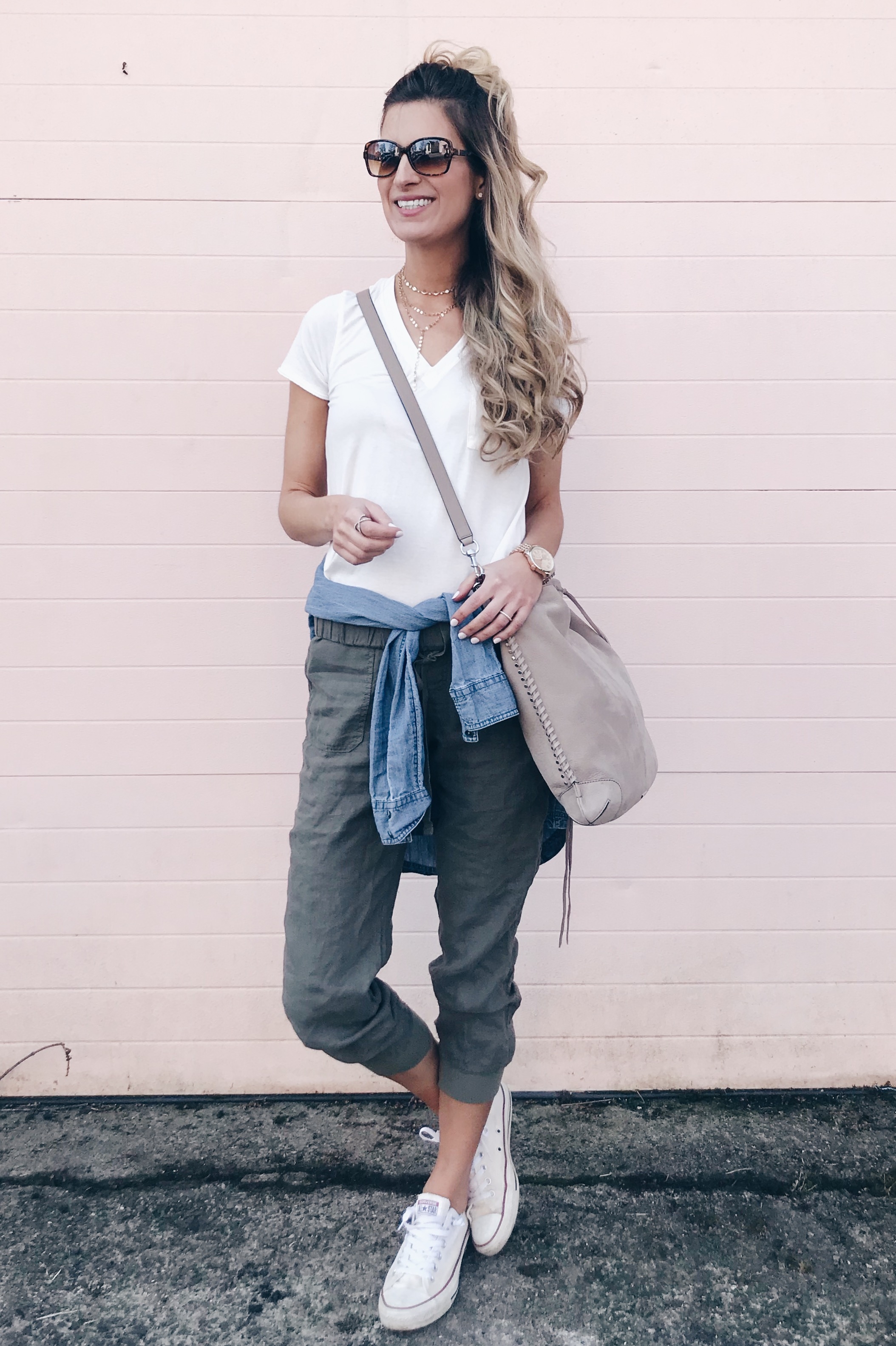 Spring capsule wardrobe 2018 - athleisure outfit with linen joggers and converse sneakers on pinteresting plans fashion blog