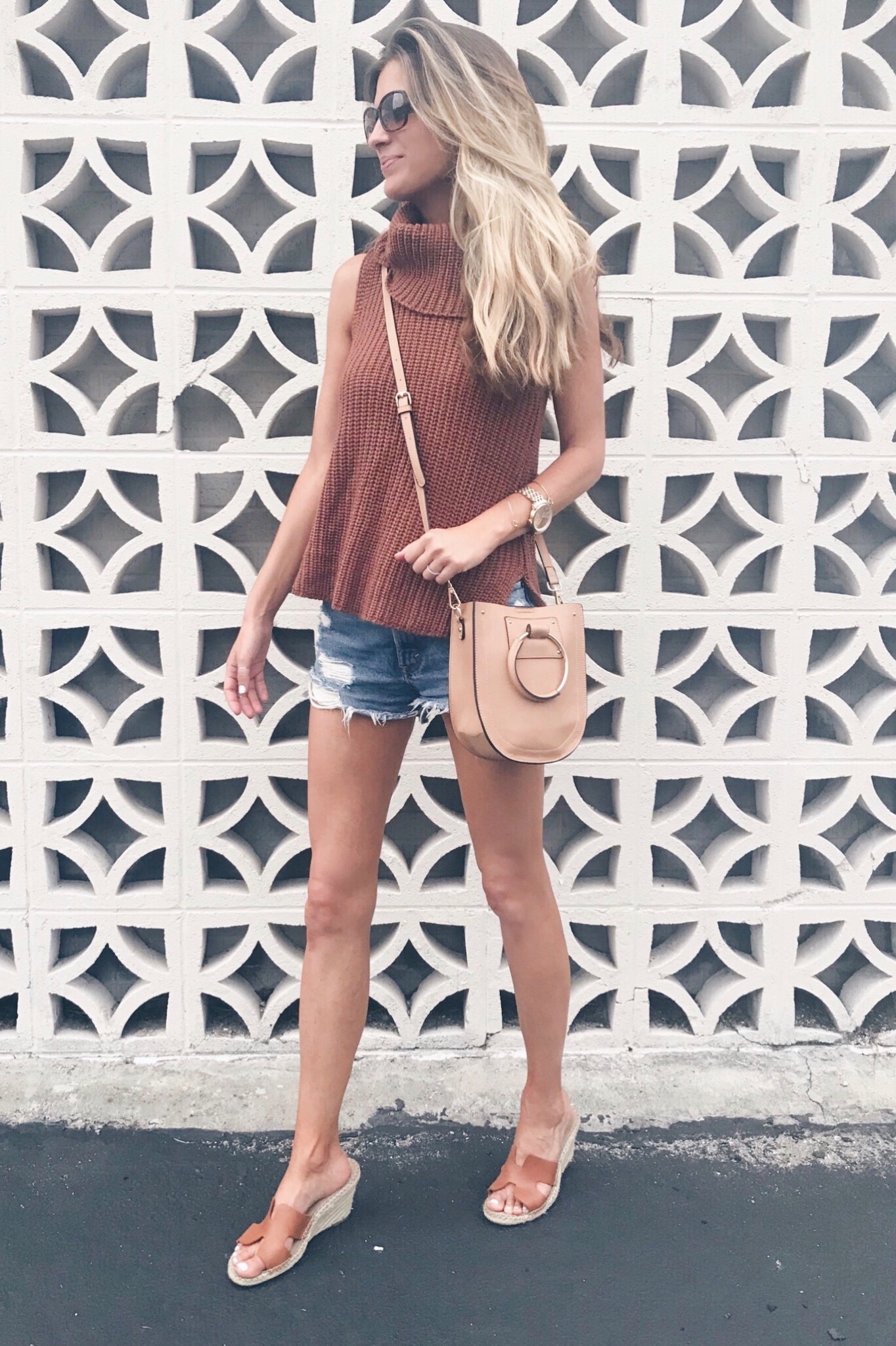 Summer Vacation Outfit Ideas - Turtleneck tank Sweater