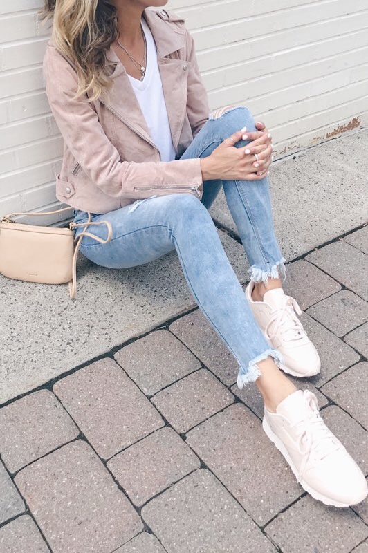 Classic Reebok Sneakers Outfit Idea | Transitional Fall Neutrals 