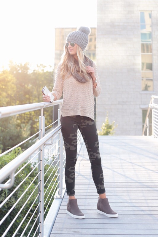 How to Style Camo Leggings for Fall | Camo and Knits