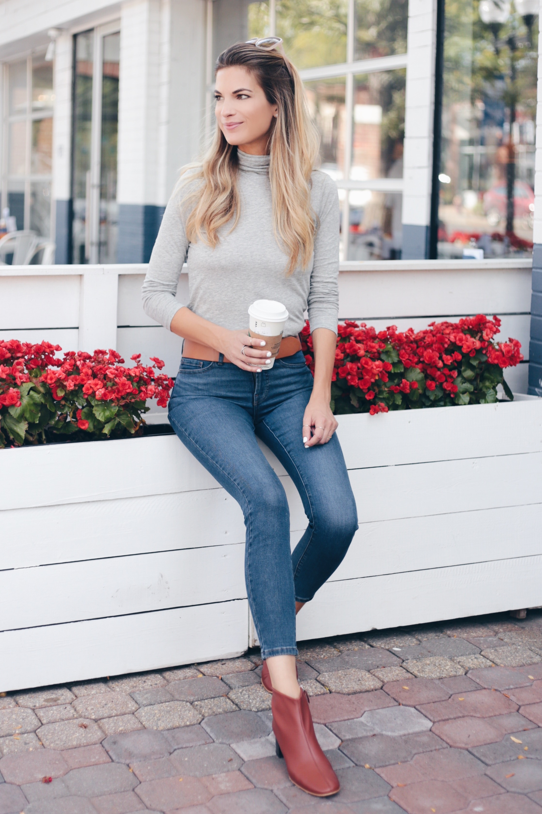 Comfortable Jeans and Turtleneck Outfit