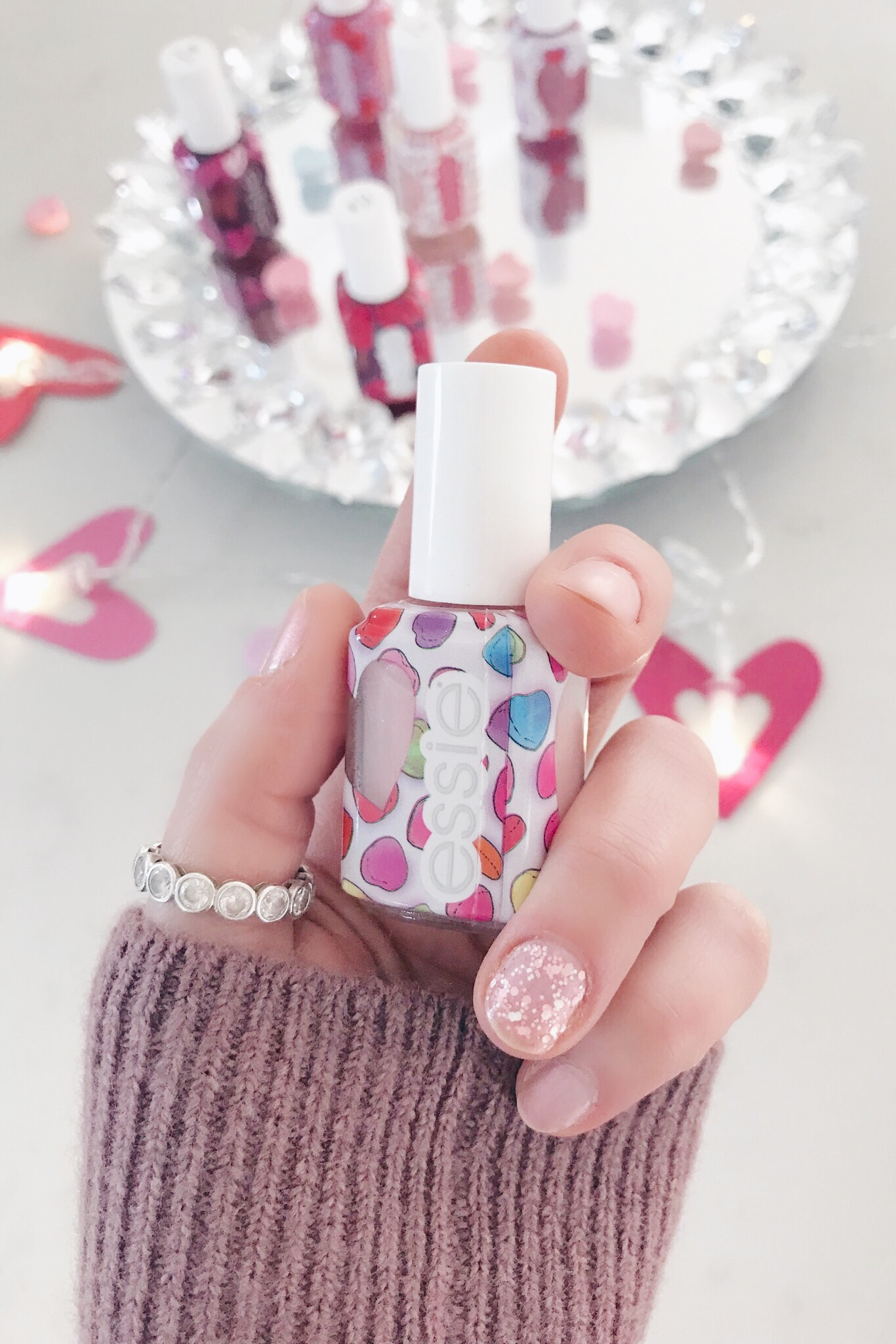  pink glitter valentine's day manicure on pinteresting plans blog