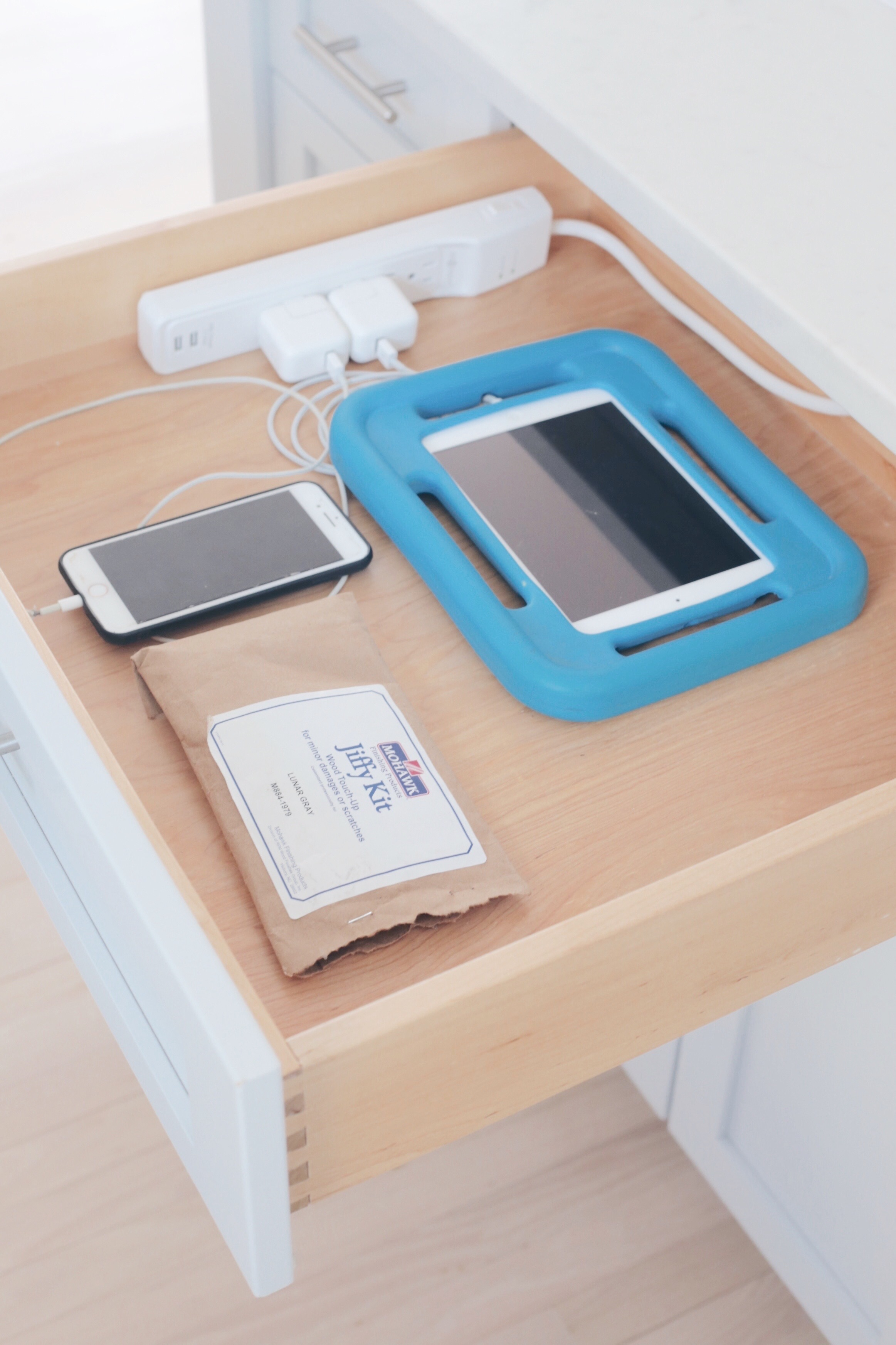 MUST READ - Number 1 tip when planning a kitchen renovation - hidden charging station