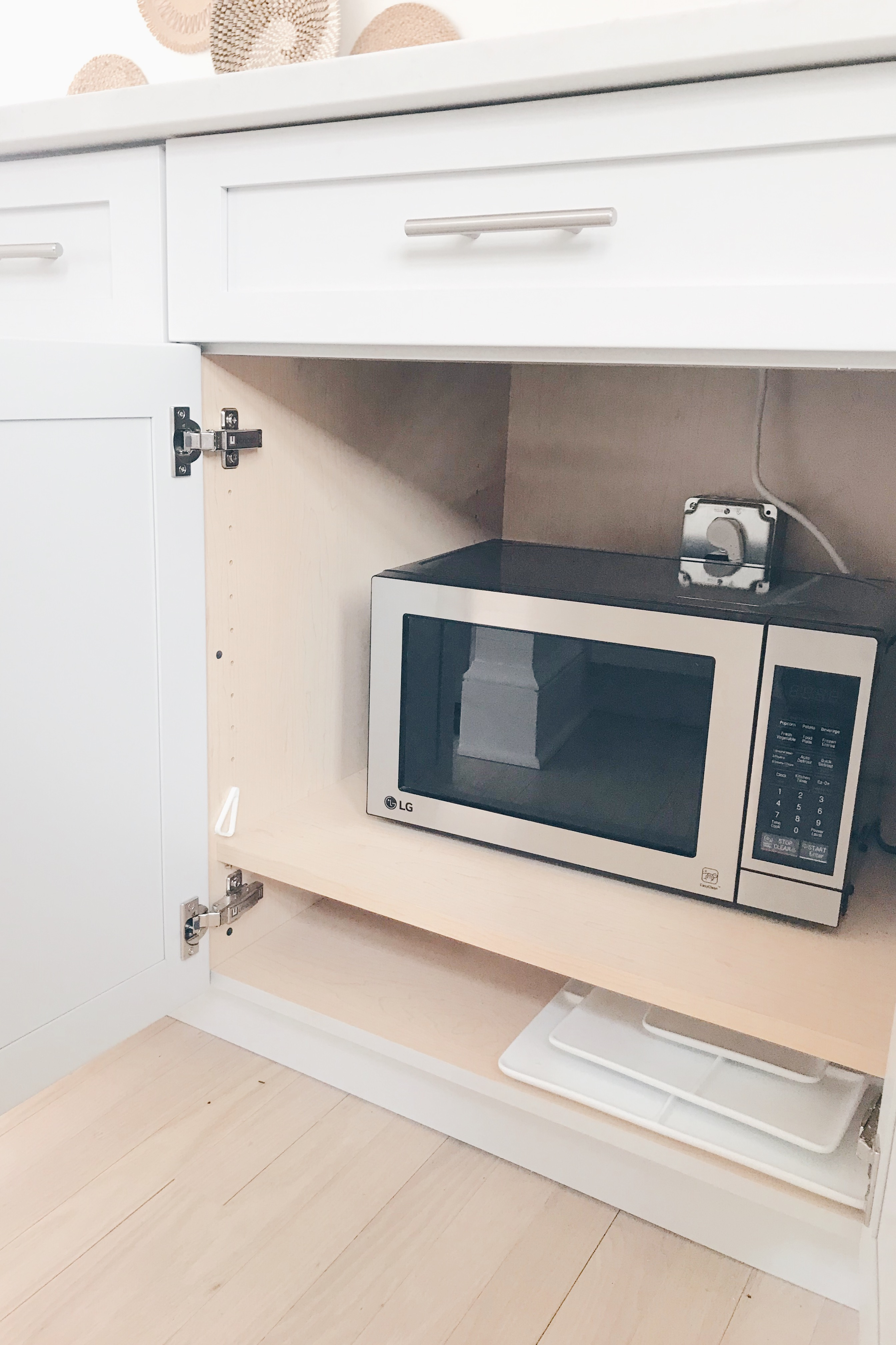 MUST READ - Number 1 tip when planning a kitchen renovation - hiding the microwave