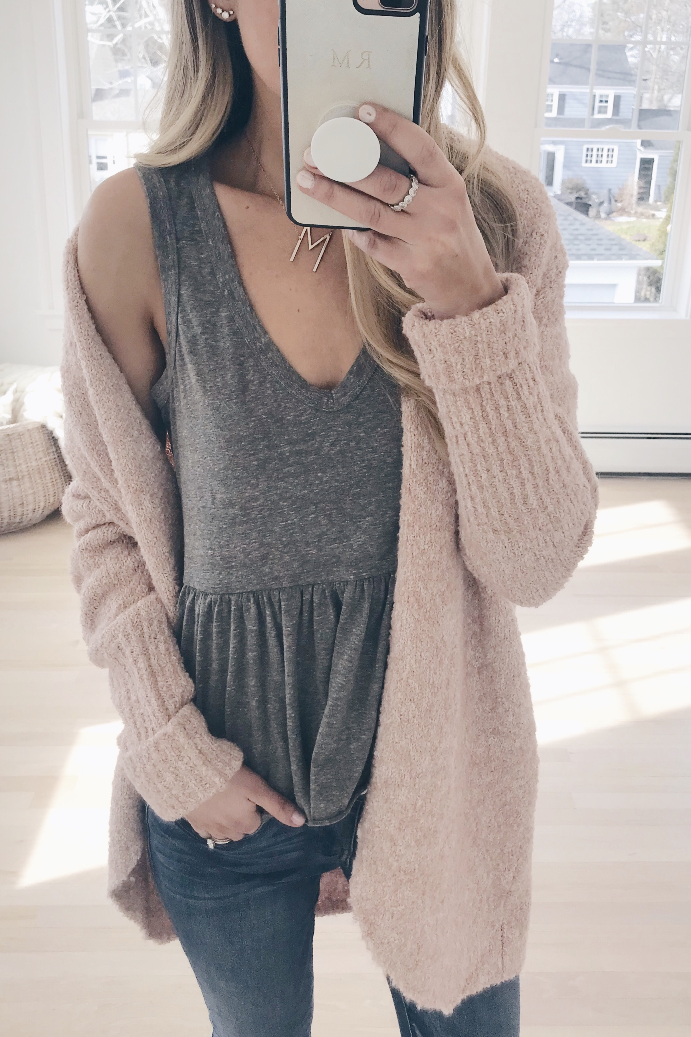 Cozy Pink Cardigan | Pink-Inspired Outfits for Spring