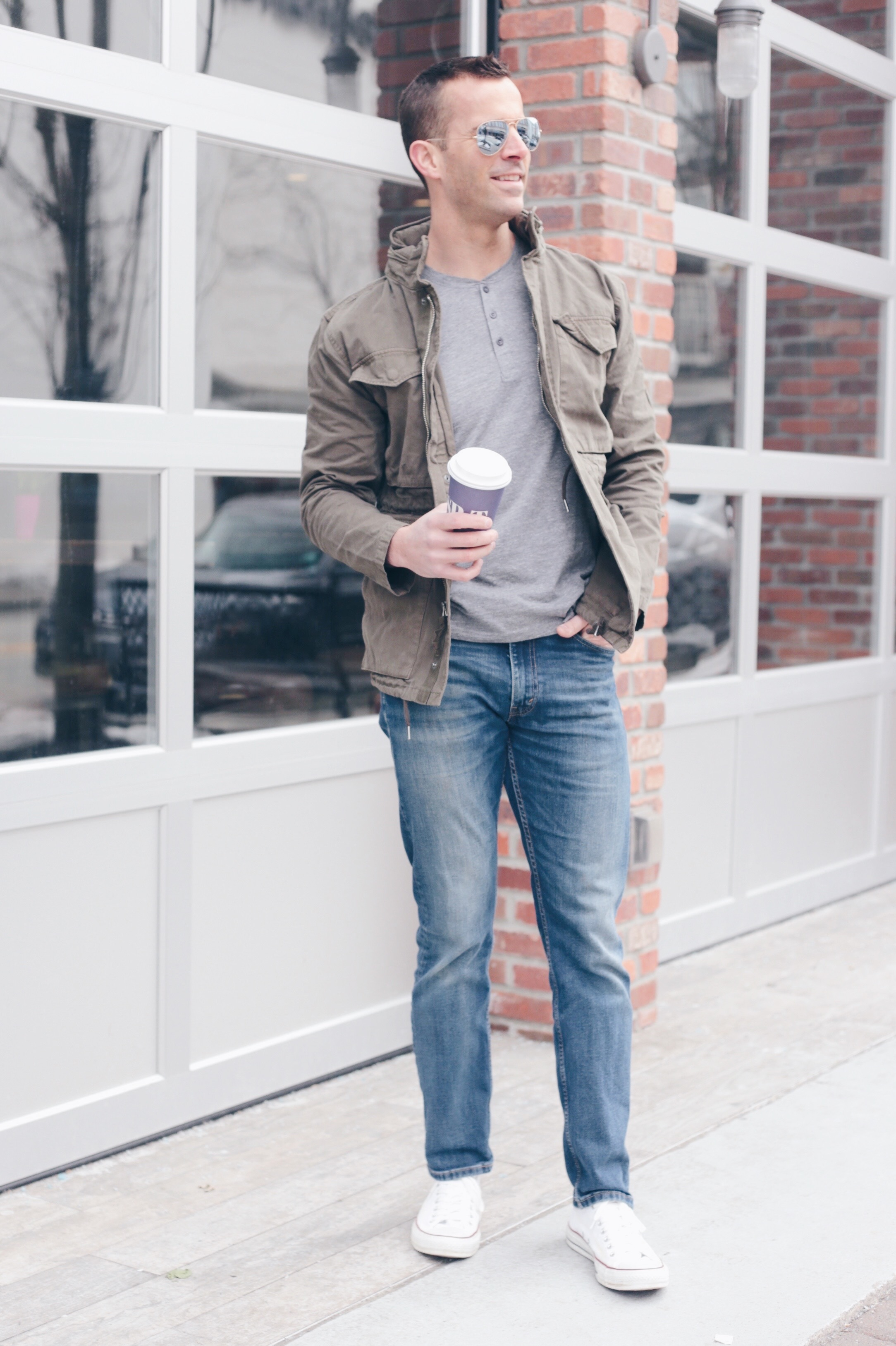  men's spring capsule wardrobe 2019 - men's everyday style outfit with jeans