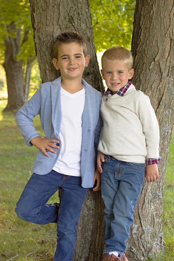 best colors to wear for fall outdoor family photos