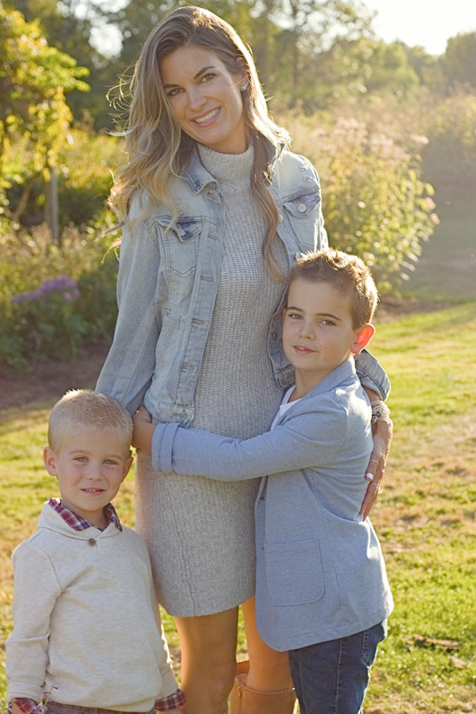 connecticut fashion blogger fall family outdoor photo outfit ideas