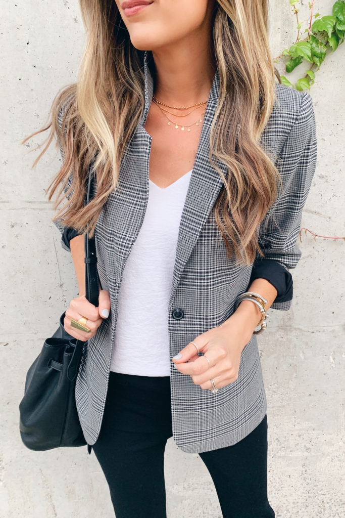 fashion blogger wearing plaid oversized blazer for fall