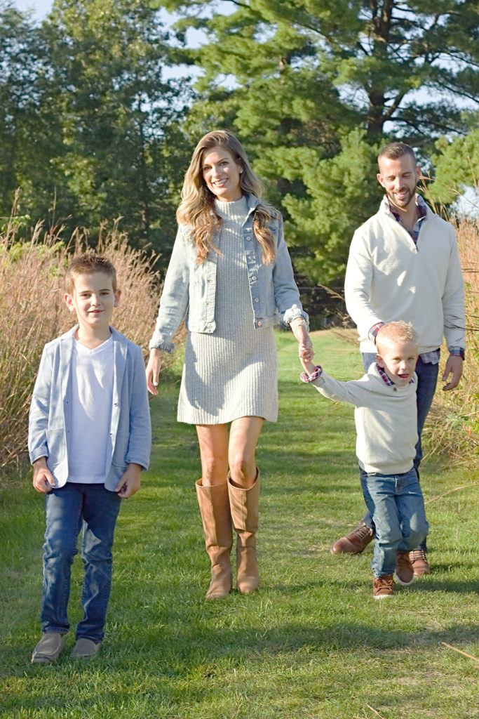 connecticut fashion blogger family fall photoshoot outdoors