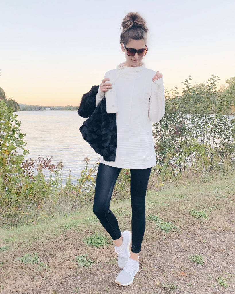 white tunic sweatshirt with leggings on pinteresting plans fashion blog