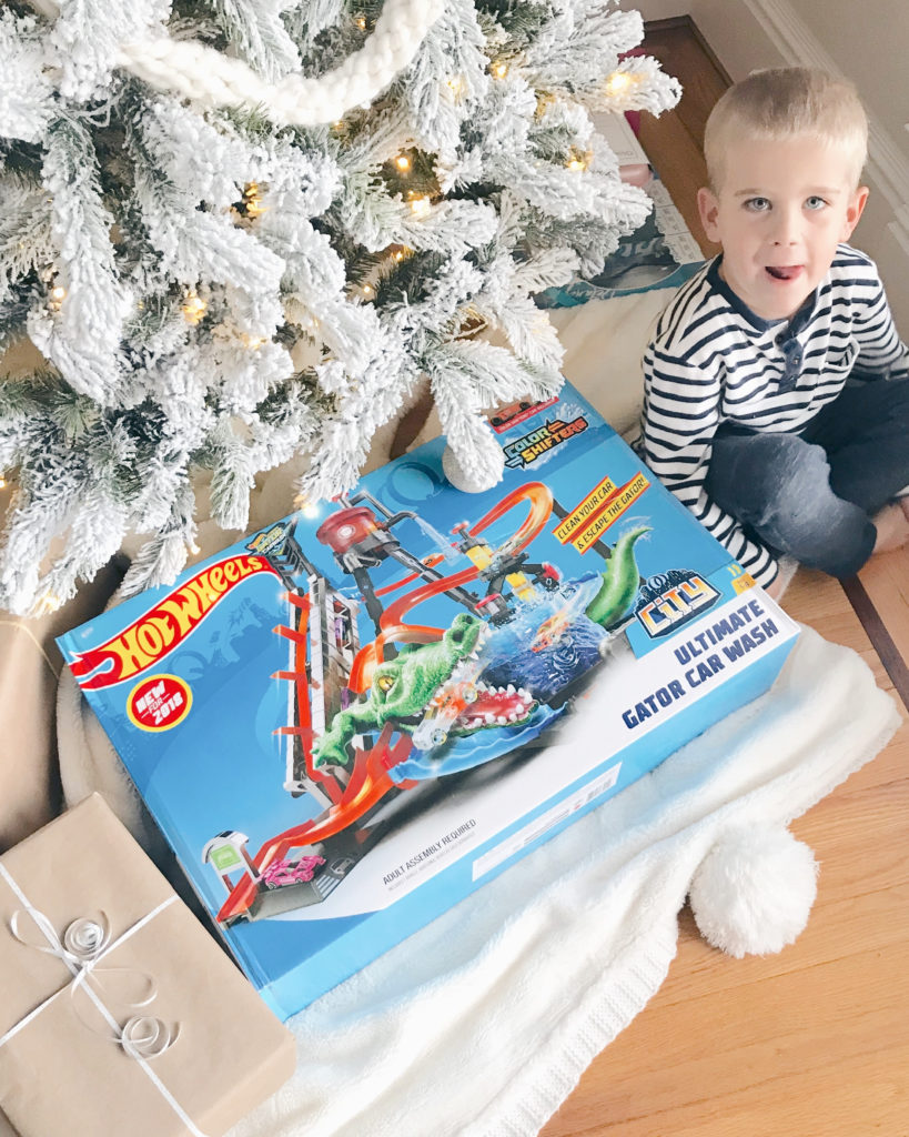 holiday toys 2019 - matchbox car wash track - pinteresting plans teaching kids about giving