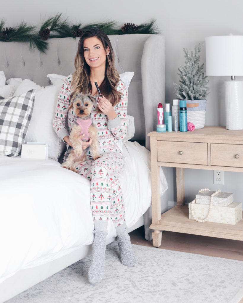 pinteresting plans fashion blogger Rachel Moore sharing her nordstrom holiday beauty favorites for 2019