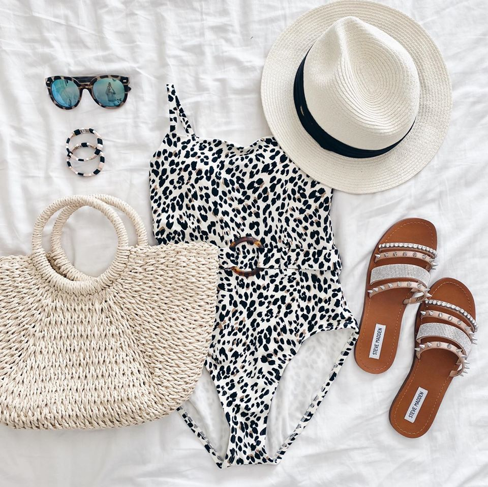 beach essential packing list for a long weekend or vacation on pinteresting plans fashion blog
