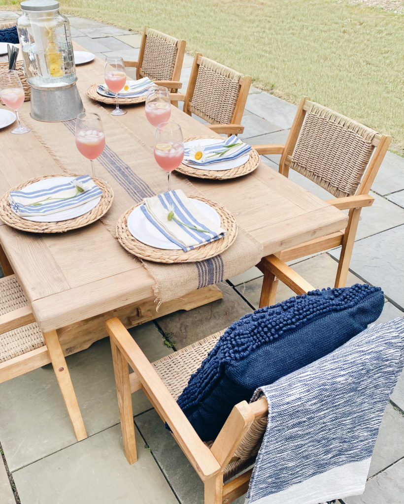 outdoor dining table setting for summer entertaining - pinteresting plans blog