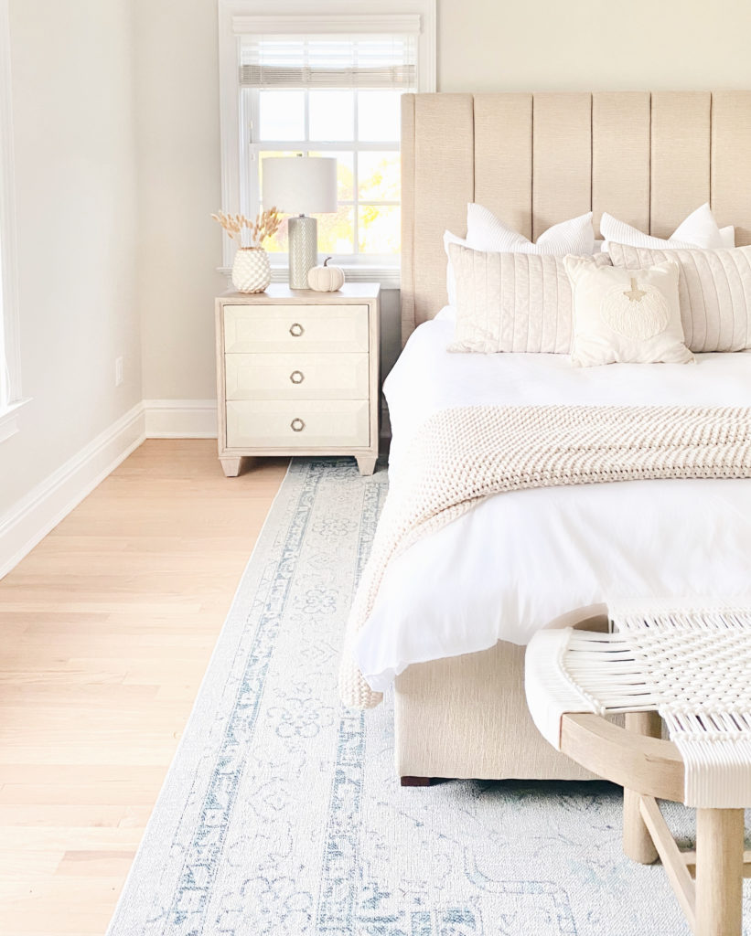 neutral guest bedroom with coastal vibes - pinteresting plans blog