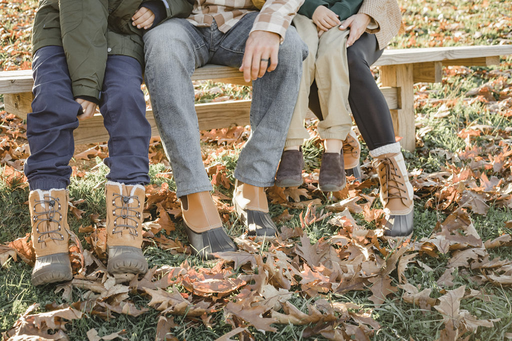 what shoes to wear for fall family photo outfits