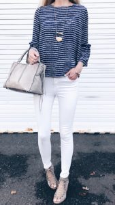 spring outfit ideas: ruffle sleeve top with white skinny jeans