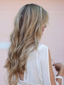 easy braided headband tutorial on long wavey hair on pinterestingplans