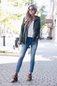 how to edit fashion blog photos - the after photo - pinterestingplans in utility jacket and eyelet tank with skinny jeans