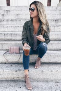 Fall capsule wardrobe - cropped utility jacket with peplum camisole and skinny jeans
