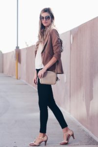 fall work outfit - pinteresting plans in blazer and black skinny pants