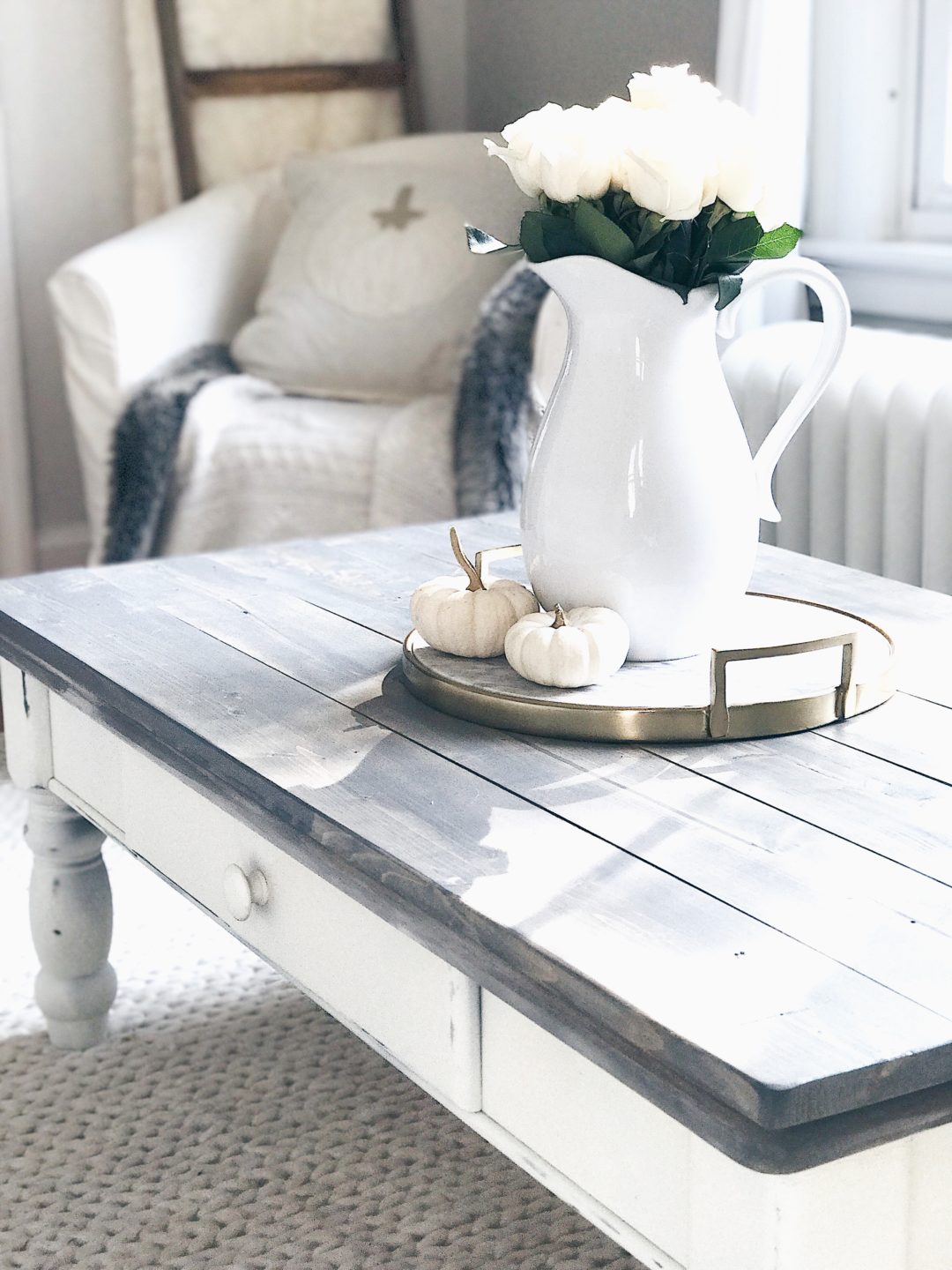 farmhouse coffee table makeover - rustic white and gray chalk paint table makeover from pinterestingplans
