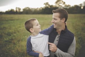 family photo shoot fashion - outfit ideas for Dad from pinterestingplans