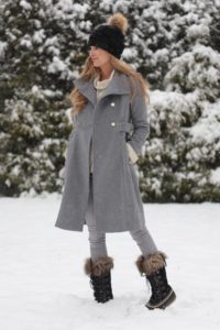 winter outfits 2017 - gray military coat with snow boots on pinterestingplans