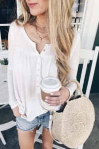 TIPS FOR PACKING LIGHT!! flowy tops and sisal tote on pinteresting plans blog