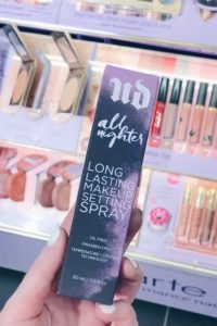 Mother's Day gift ideas - makeup settting spray for tbe beauty lover on pinteresting plans fashion blog