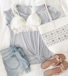 Weekly Wrap Up - Twist Front Tshirt/ White Bag