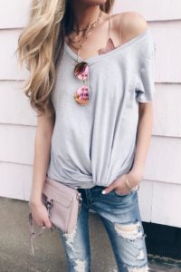 Weekly Wrap Up - Twist front Tshirt/ Jeans