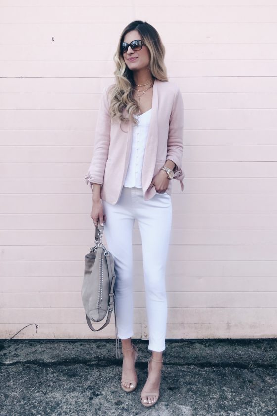 spring capsule wardrobe 2018 - white skinny jeans spring outfit with white camisole and casual spring blazer on pinteresting plans fashion blog