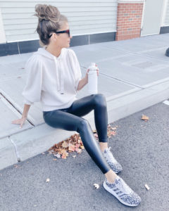 what shoes to wear with black faux leather leggings