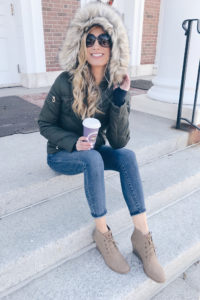 late fall outfit - fur trim hooded puffer coat on pinteresting plans blog