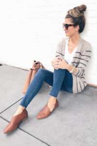 Fashion blogger wearing tan open shank flats - pinteresting plans blog