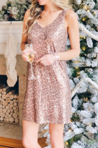 gibson glam holiday 2019 nordstrom soiree sequin shift dress