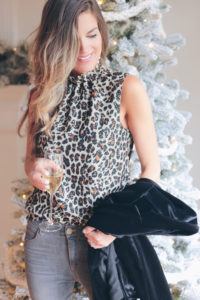 gibson glam holiday 2019 Nordstrom noel leopard print bow back mock neck top