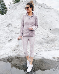 walmart outfit ideas - running errands in leggings and fleece jacket - pinteresting plans fashion blog