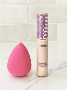 best concealer with clean ingredients - tarte shape tape and amazon pink makeup sponge