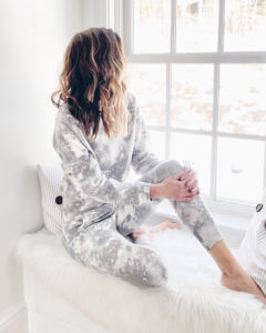 forever 21 matching gray tie dye loungewear sweatshirt and joggers set