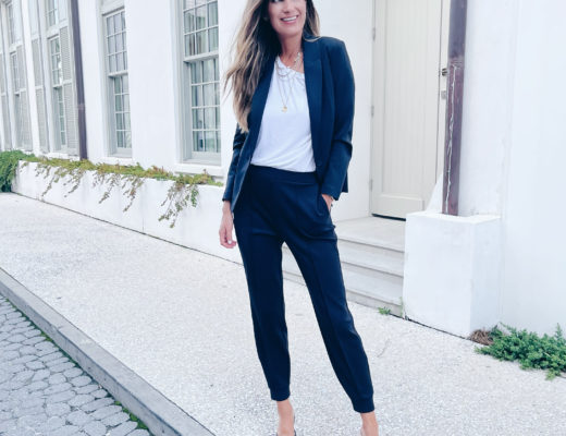fall business casual outfit idea with black jogger pants 2021